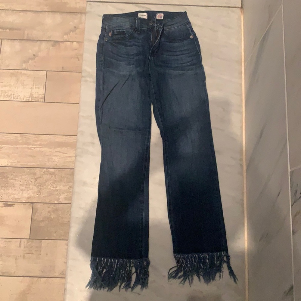 Sneak peak jeans